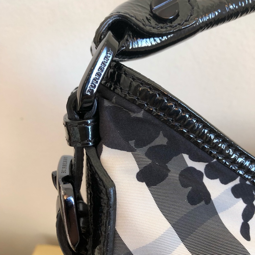 Burberry Black and Gray Floral Shoulder Bag - Picture 3 of 8